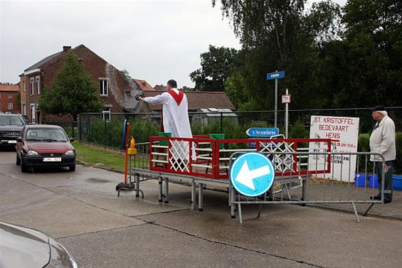 Aan wijwater geen gebrek tijdens bedevaart - Tongeren