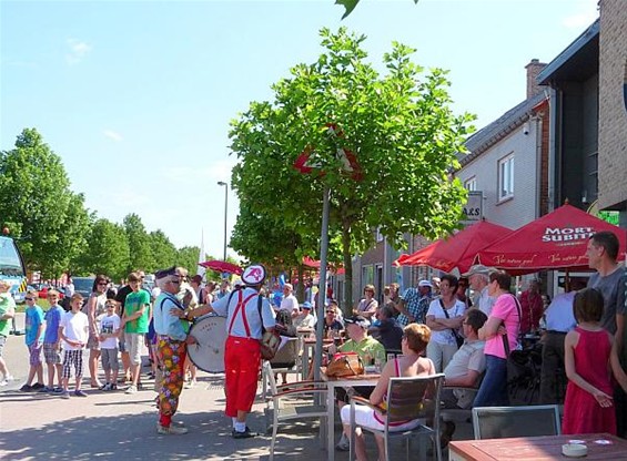 Dorpsfeest had de zon mee - Meeuwen-Gruitrode