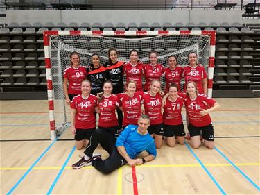 Handbal: Sportingdames bekeren verder - Neerpelt