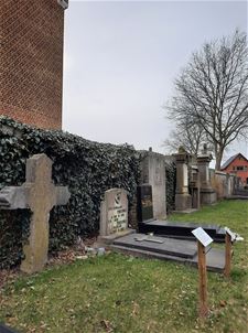 Historische graven worden geïnventariseerd - Peer