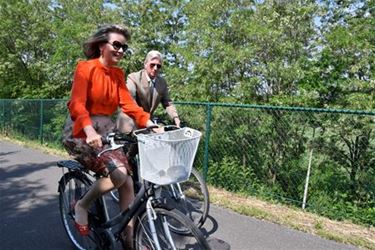 Koning en koningin fietsen in Heusden-Zolder - Beringen