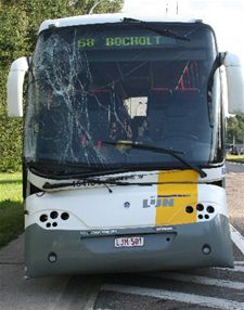Lijnbus crasht op Grote Baan - Houthalen-Helchteren