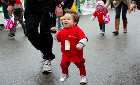 Lopen voor de eer, een medaille en... snoep - Neerpelt