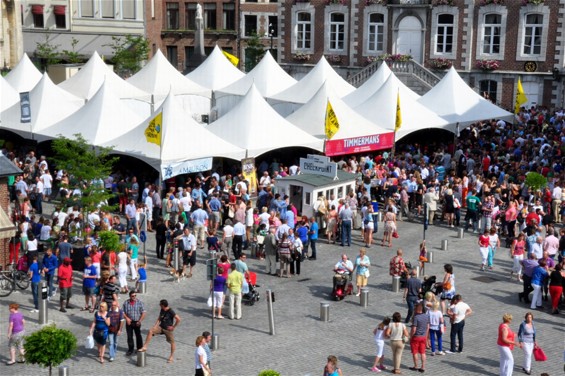 Massa volk voor 'Bier Anders' - Tongeren