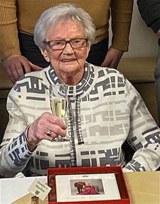 Mia Ras is 100! - Pelt