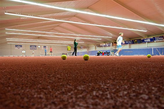 Nieuwe sportvloer voor tennishal Hamont - Hamont-Achel