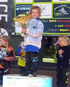 Nora Spooren Belgisch kampioen BMX - Lommel