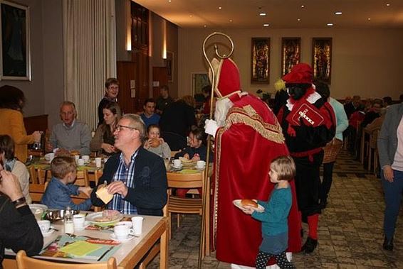 Ook de Sint kwam voor een Gezond Ontbijt - Neerpelt