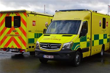 Vijf nieuwe ambulances