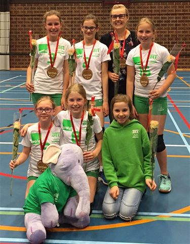 Volleybal: Preminiemen A AVOC-dames kampioen - Hamont-Achel
