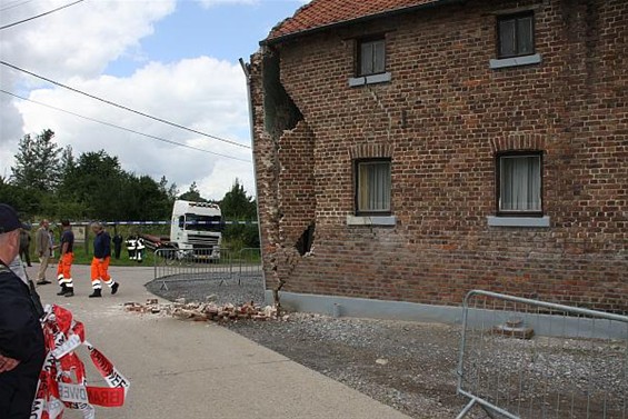 Vrachtwagen ramt woning - Tongeren