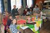 Samen gezellig kerststallen knutselen