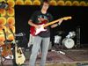 Davy doet gooi naar record met gitaarspelen