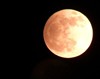 Meeuwen-Gruitrode - Een rode maan voorspelt regen...
