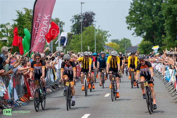 1000 km voor Kom op tegen Kanker (1) - Peer