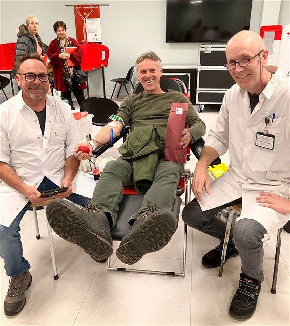 100ste bloedgift voor Bart Croonen - Pelt