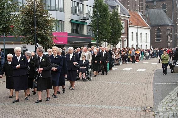 125 jaar zorg gevierd - Hamont-Achel