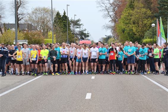 220 lopers voor Grensloop - Lommel