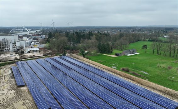 2434 zonnepanelen bij Molens Geyskens - Beringen