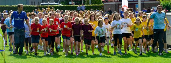 25e Scholenveldloop baadt in de zon ... - Neerpelt