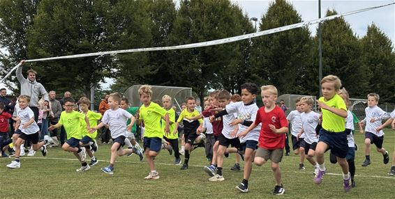 280 leerlingen aan de start van scholenveldloop - Oudsbergen