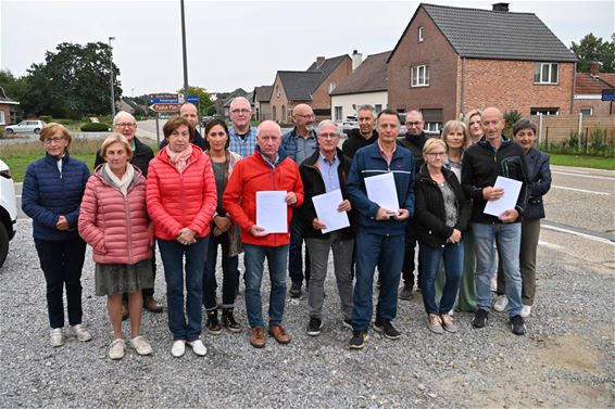 370 handtekeningen voor veiliger weg - Beringen