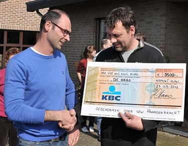 3500 euro voor de Haag - Hamont-Achel