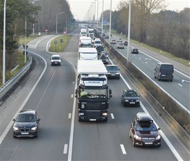 387 uur structurele file op E313 rond Beringen - Beringen