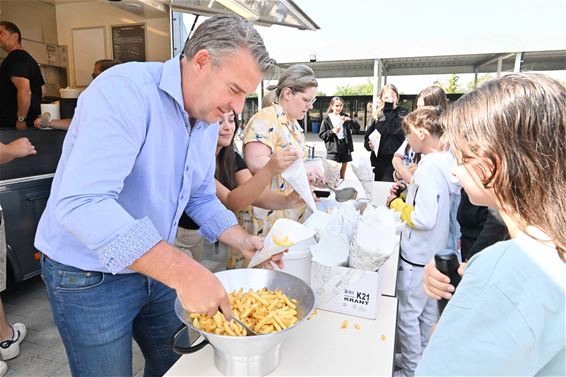 685 gratis frietjes tijdens de middagpauze - Beringen