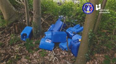 72 bidons met drugsafval aangetroffen - Beringen