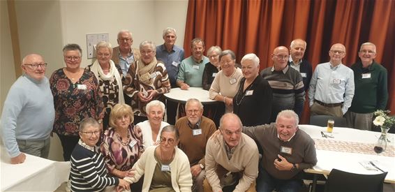 75-jarigen van Lindelhoeven vieren samen feest - Pelt