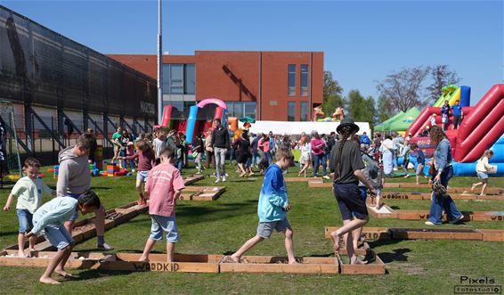90 foto's tonen speelplezier op Buitenspeeldag - Bocholt