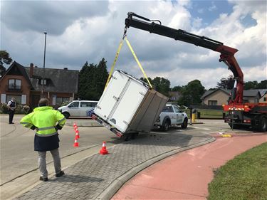 Aanhangwagen kantelt - Beringen