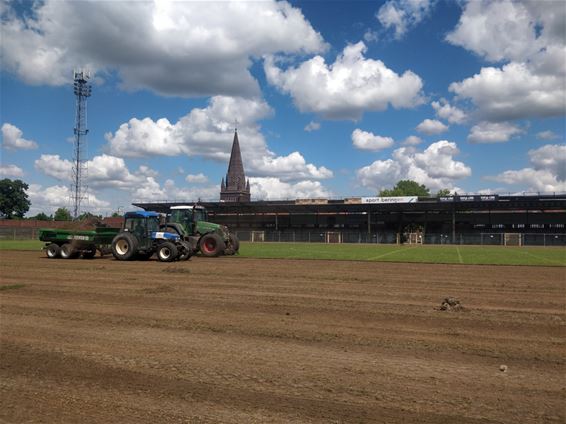 Aanleg kunstgrasveld Mijnstadion gestart - Beringen