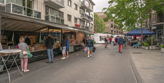 Aarzelend naar de markt - Pelt