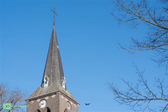 Achelse kerktoren gered van vochtschade - Hamont-Achel