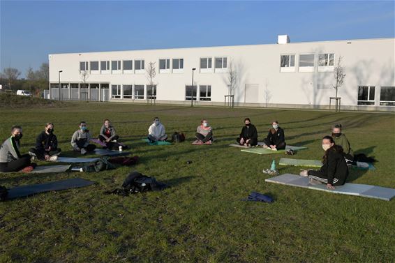 Acrogymnasten Gym 90 geven niet op - Beringen