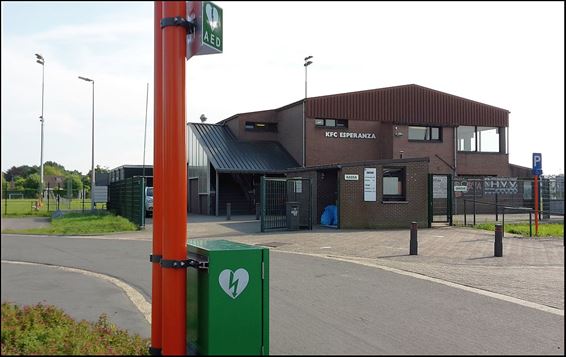 AED-toestel op parking Esperanza - Neerpelt