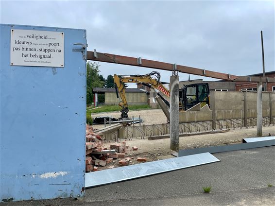 Afbraakwerken school gestart - Beringen