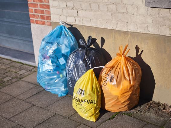 Bree - Afvalzakken tijdelijk welkom op recyclagepark
