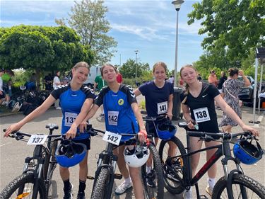 Agnetencollege op Scholentriatlon - Peer