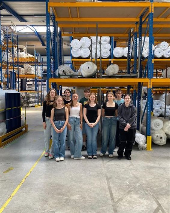 Agnetencolllege op bedrijfsbezoek bij Buseloc - Peer