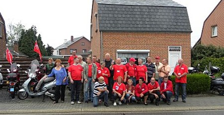 Allemaal scooters op de oprit - Overpelt