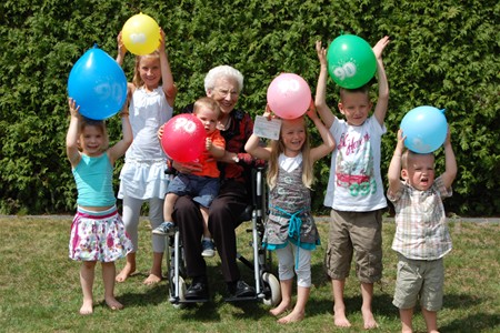Anneke blaast 90 kaarsjes uit - Hamont-Achel