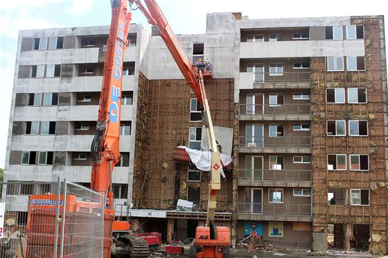 Appartementsblokken worden gestript - Houthalen-Helchteren