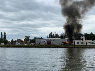 Asbest vrijgekomen bij brand in Lummen - Beringen