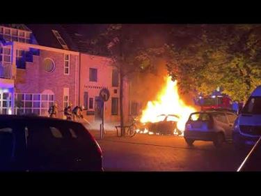 Auto in brand in de Parkstraat - Pelt