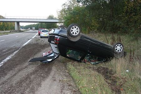 Auto overkop op Noord-Zuid - Overpelt