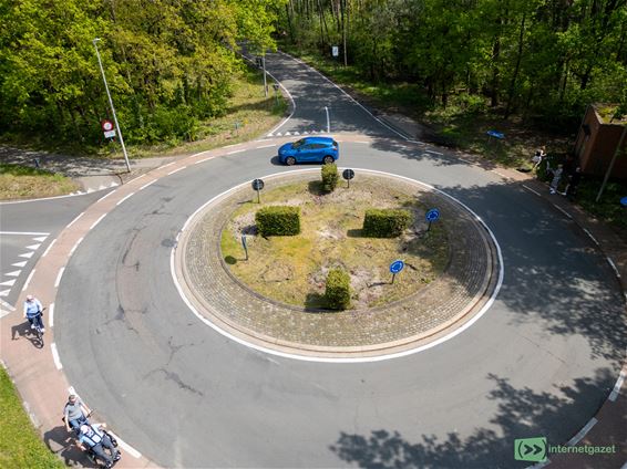 Auto's voorrang op fietssnelweg F74? - Hamont-Achel & Pelt