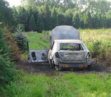 Auto uitgebrand: brandstichting - Lommel